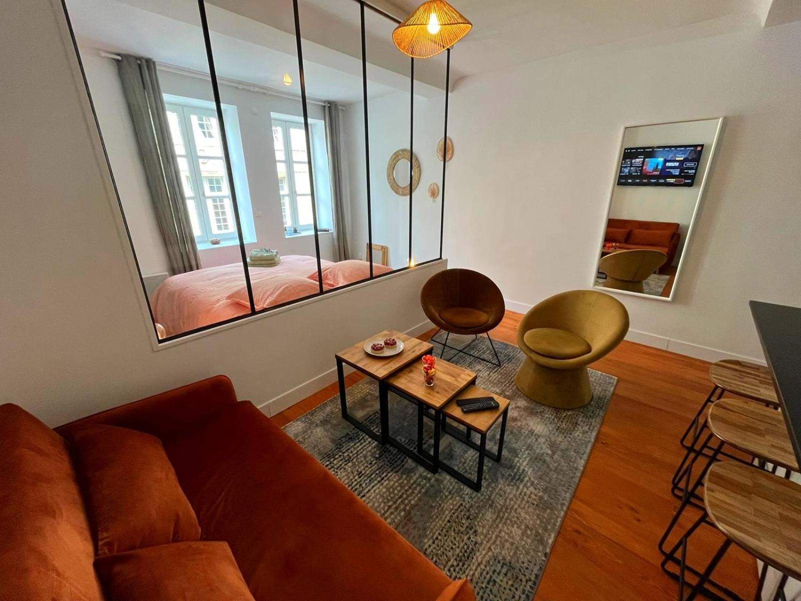 Elegant Studio En Hypercentre Dans Le Quartier Historique Anime Avec Parking Gratuit Caen Exterior photo